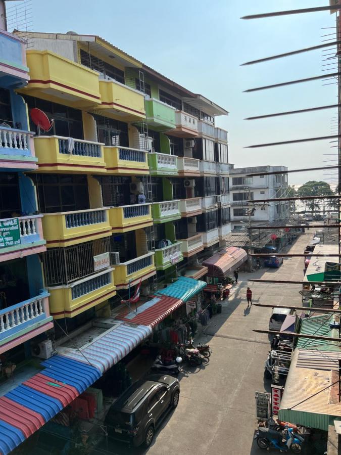 Yuri Guesthouse Jomtien Exterior foto
