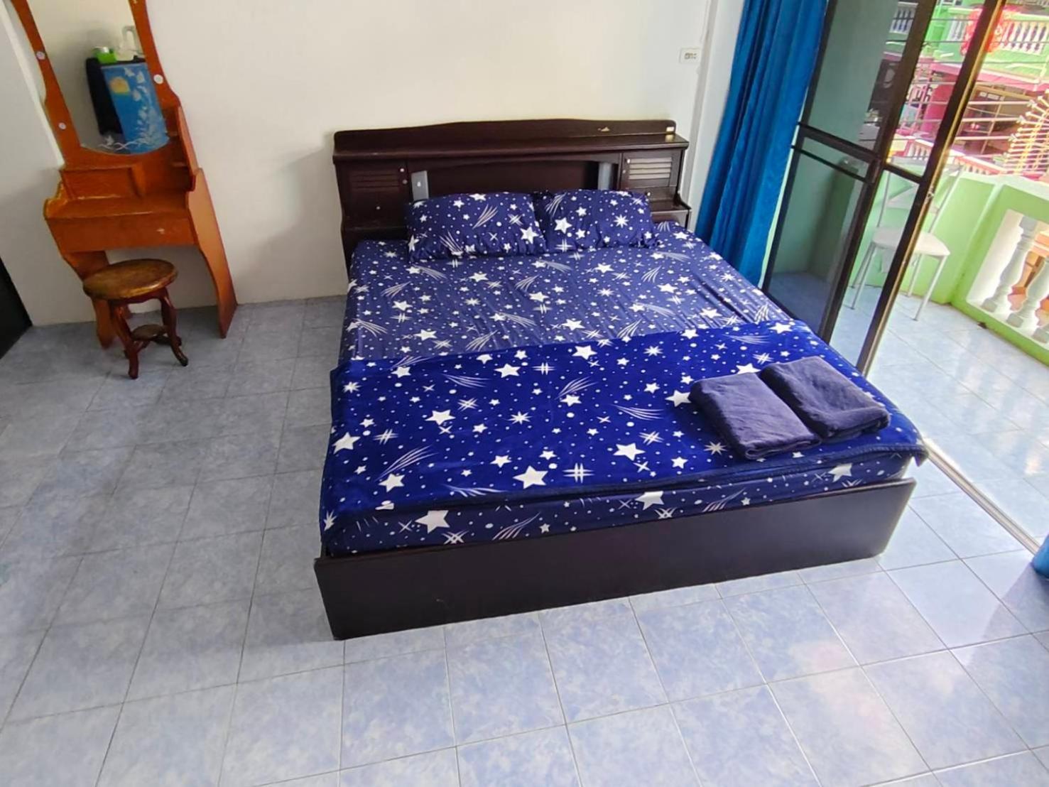 Yuri Guesthouse Jomtien Exterior foto